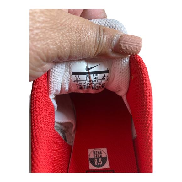 Athletic_Shoes